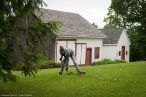 Andree-Belanger-Art_performance-Les-batisseurs_03_photo-FG-Lewis